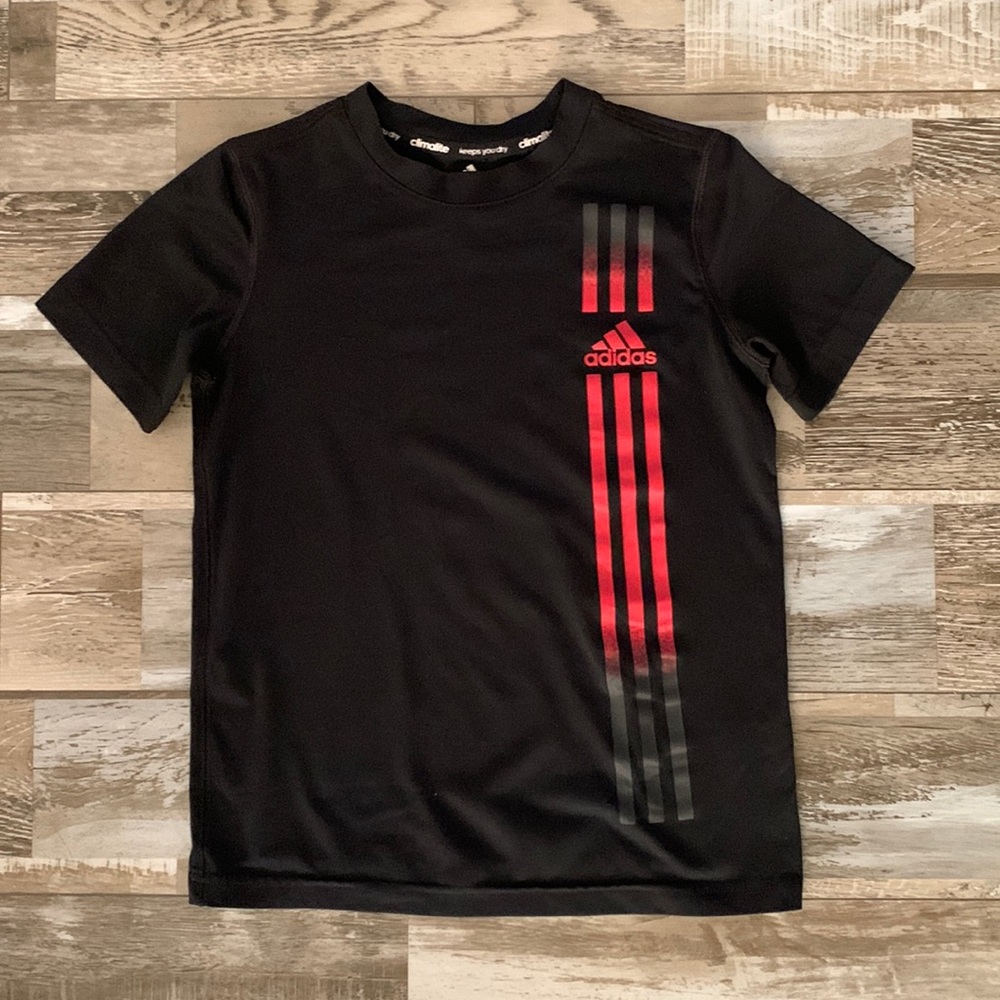 Adidas black/red climalite t-shirt size boys Large